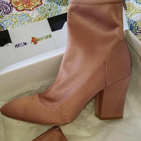 Nine West booties - Picture 8 of 8